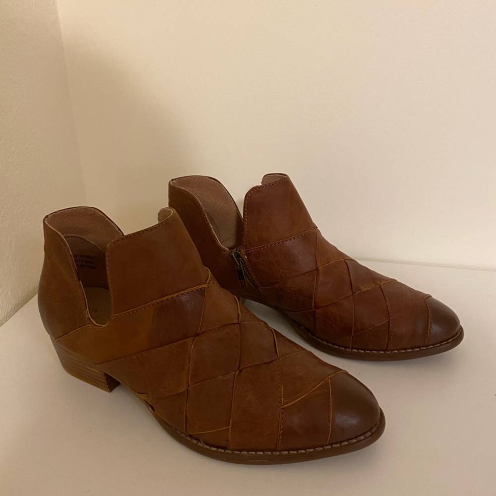 * Last Call* NWOT Seychelles Leather Booties